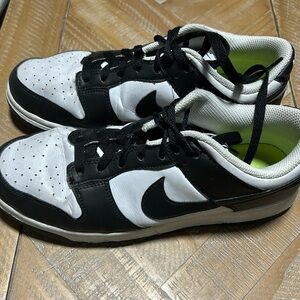 Size 8.5 dunk low black and white